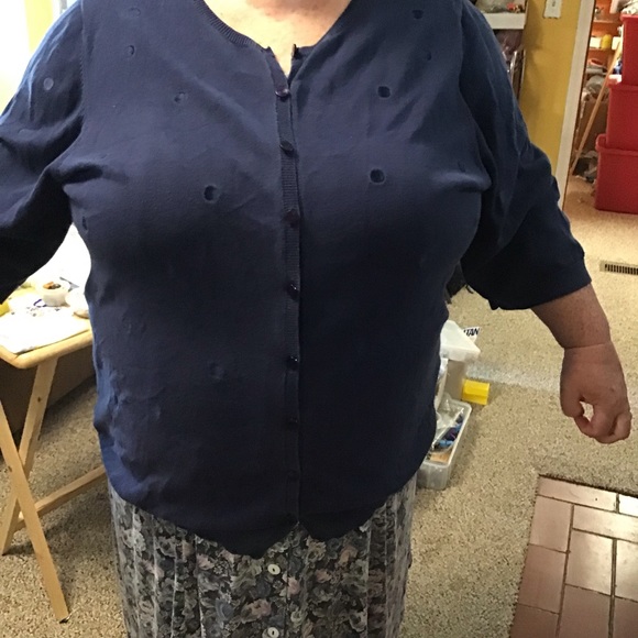 MAGGIE BARNS ESSENTIALS short sleeves cardigan sweater - Picture 9 of 10